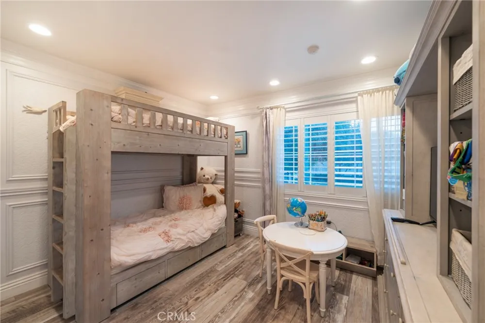1861 W Chalet Anaheim, CA 92804