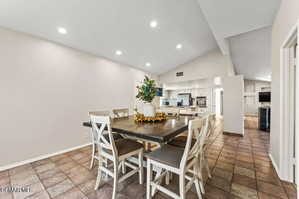 1217 Coventry Drive Thousand Oaks, CA 91360