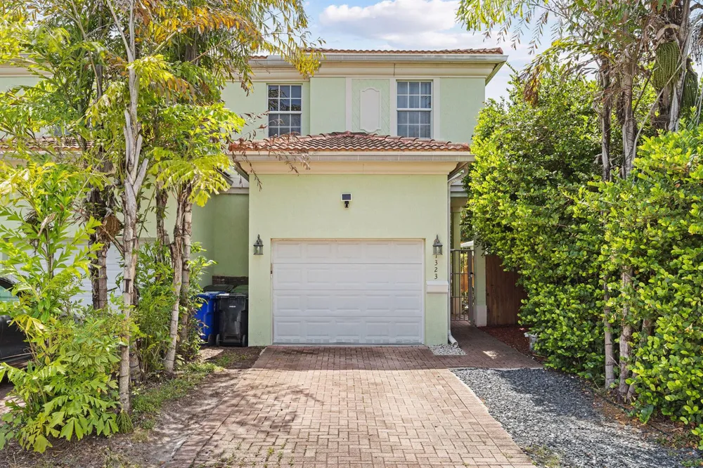 1323 NE 5TH TERRACE #1323 Fort Lauderdale, FL 33304