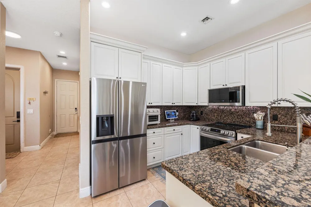 1323 NE 5TH TERRACE #1323 Fort Lauderdale, FL 33304