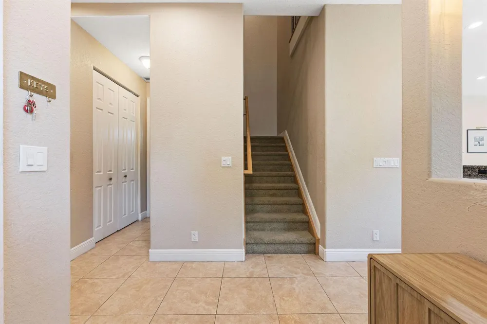 1323 NE 5TH TERRACE #1323 Fort Lauderdale, FL 33304