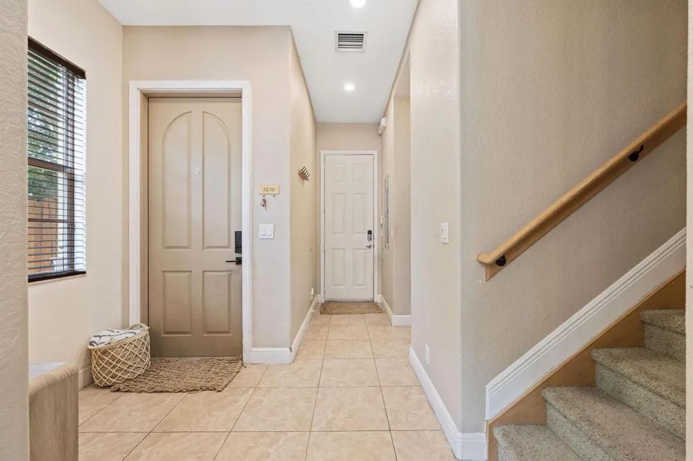 1323 NE 5TH TERRACE #1323 Fort Lauderdale, FL 33304