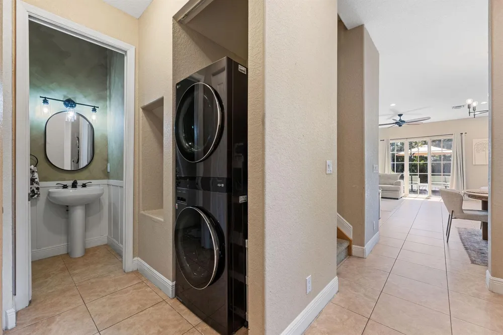 1323 NE 5TH TERRACE #1323 Fort Lauderdale, FL 33304