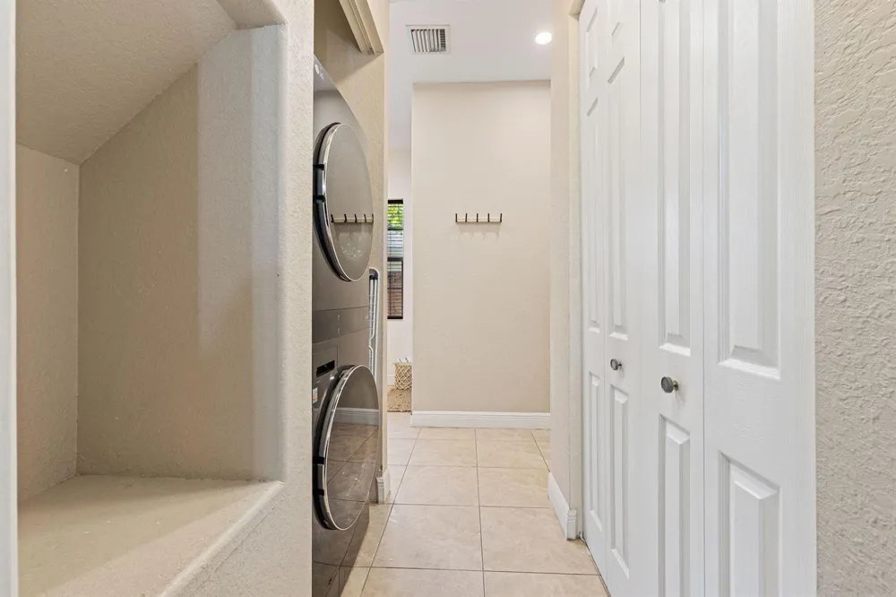 1323 NE 5TH TERRACE #1323 Fort Lauderdale, FL 33304