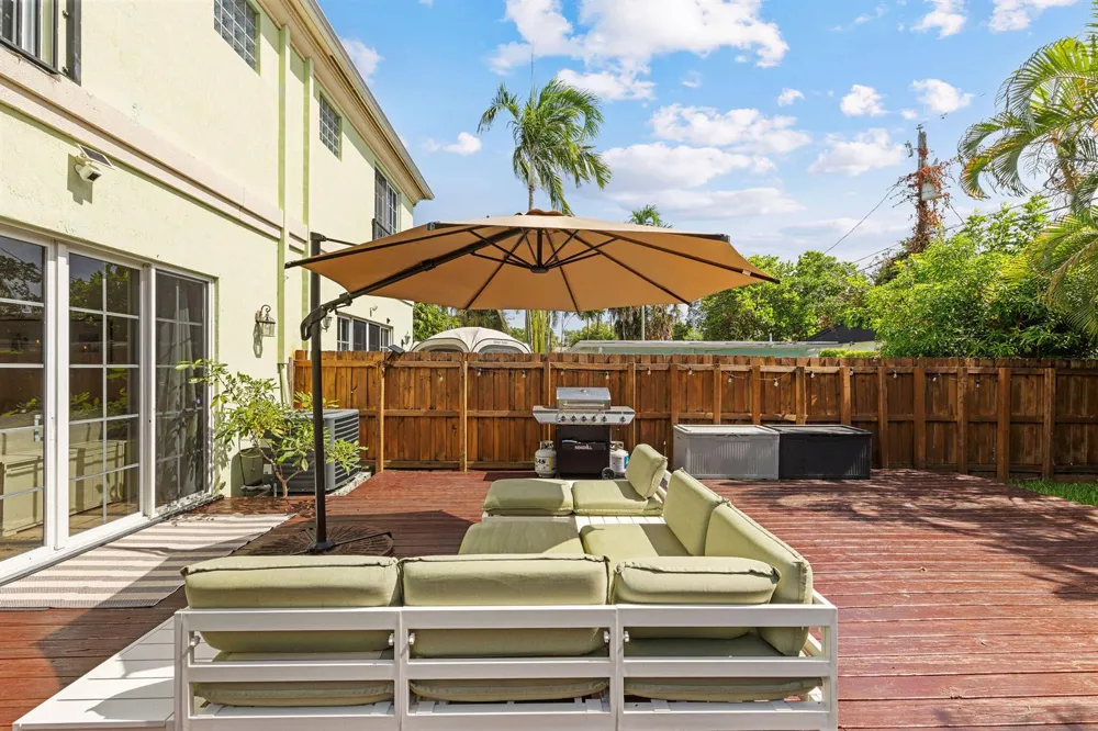 1323 NE 5TH TERRACE #1323 Fort Lauderdale, FL 33304