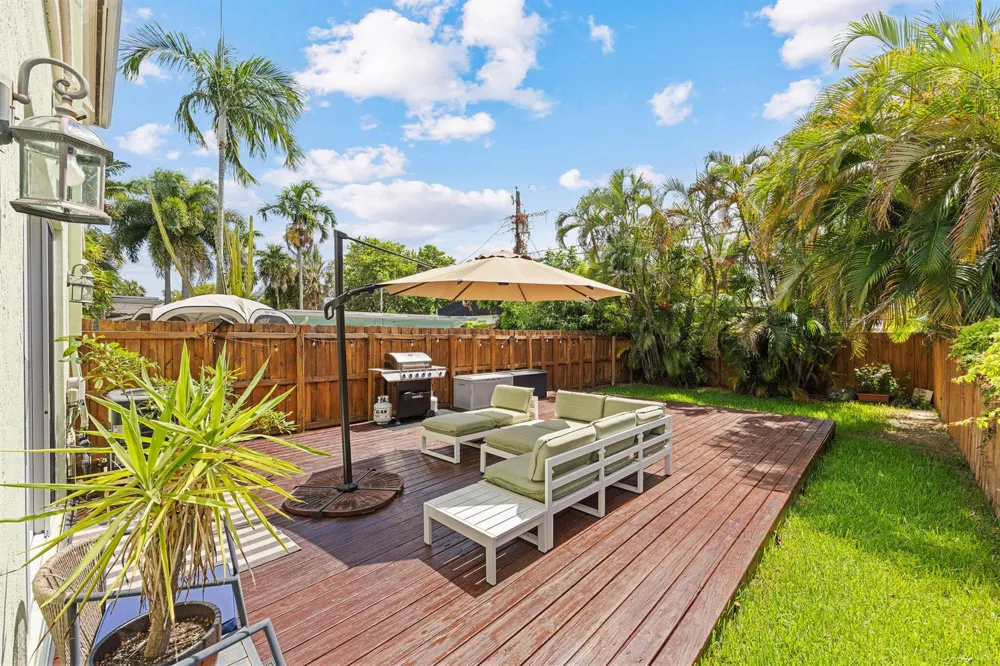 1323 NE 5TH TERRACE #1323 Fort Lauderdale, FL 33304