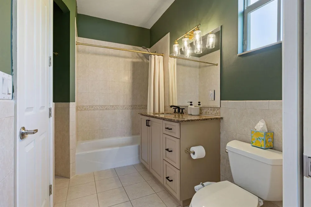 1323 NE 5TH TERRACE #1323 Fort Lauderdale, FL 33304