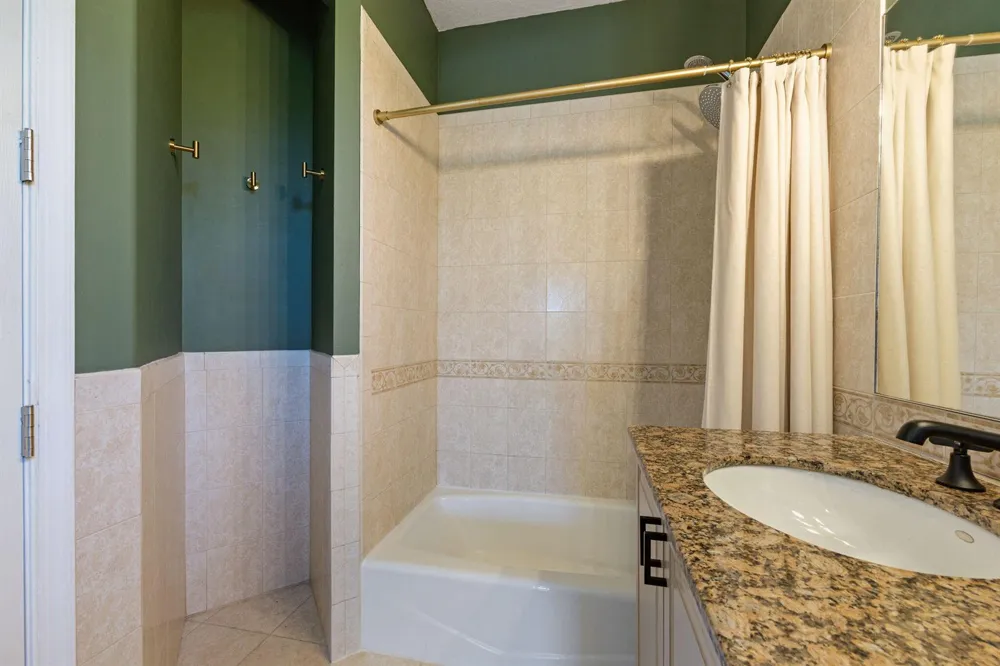 1323 NE 5TH TERRACE #1323 Fort Lauderdale, FL 33304
