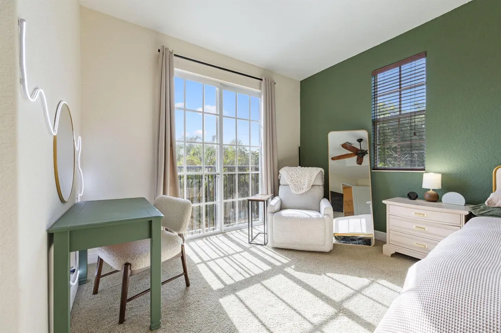 1323 NE 5TH TERRACE #1323 Fort Lauderdale, FL 33304