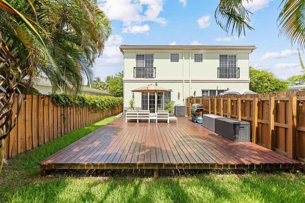 1323 NE 5TH TERRACE #1323 Fort Lauderdale, FL 33304