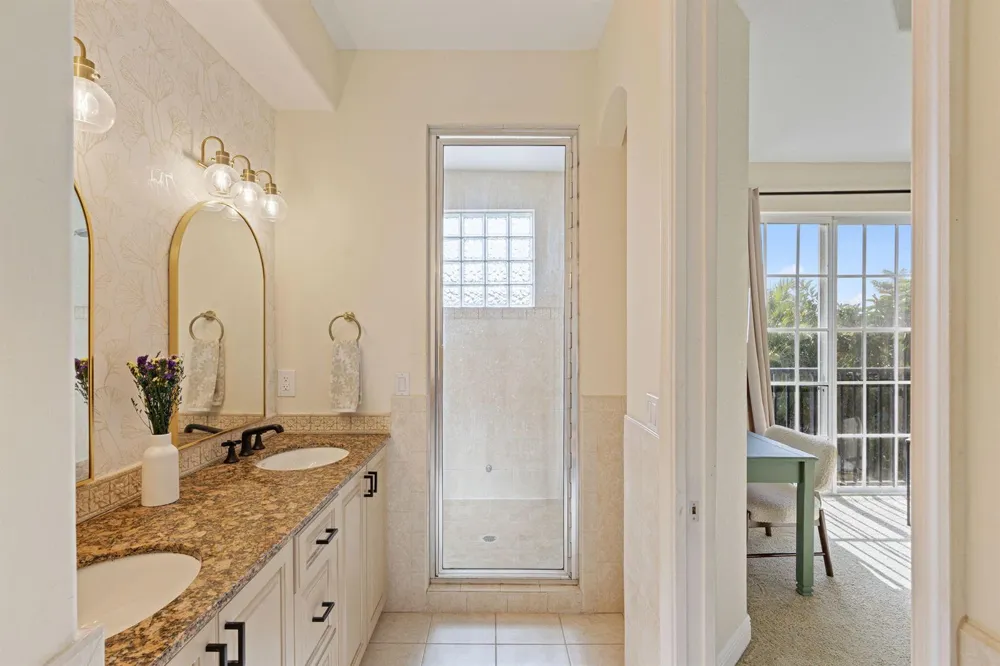 1323 NE 5TH TERRACE #1323 Fort Lauderdale, FL 33304