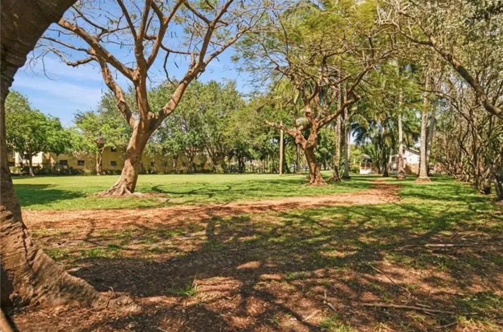 1323 NE 5TH TERRACE #1323 Fort Lauderdale, FL 33304