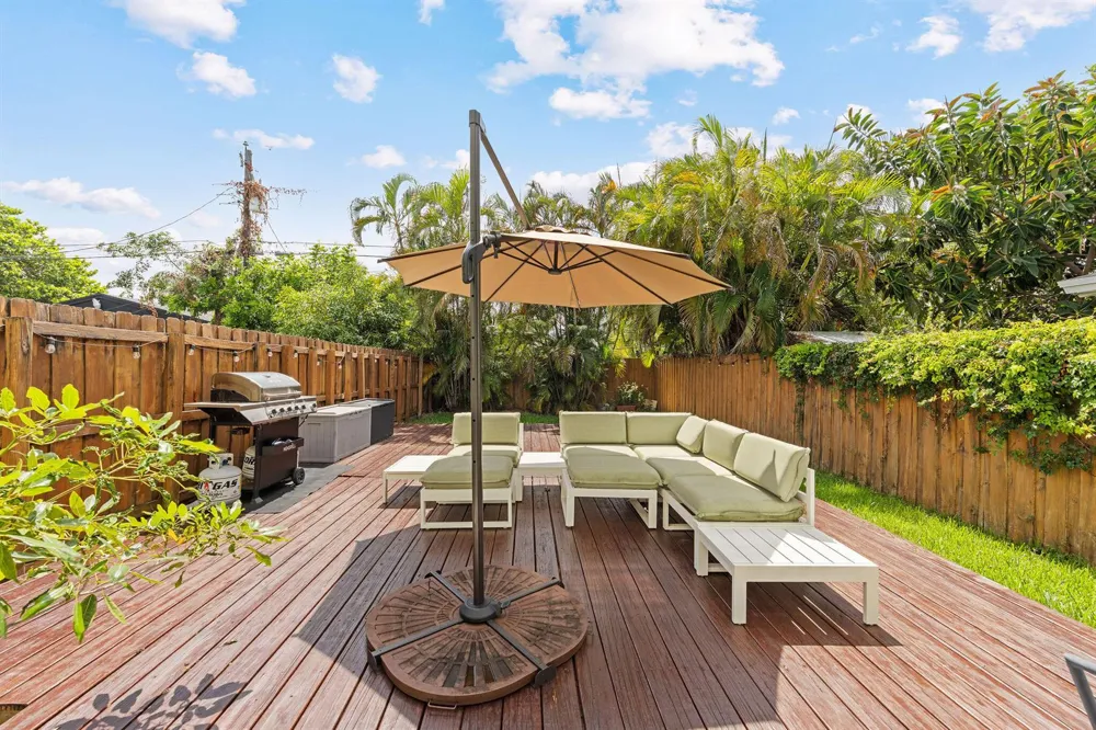 1323 NE 5TH TERRACE #1323 Fort Lauderdale, FL 33304