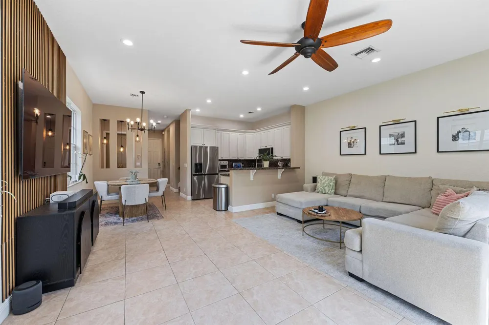 1323 NE 5TH TERRACE #1323 Fort Lauderdale, FL 33304