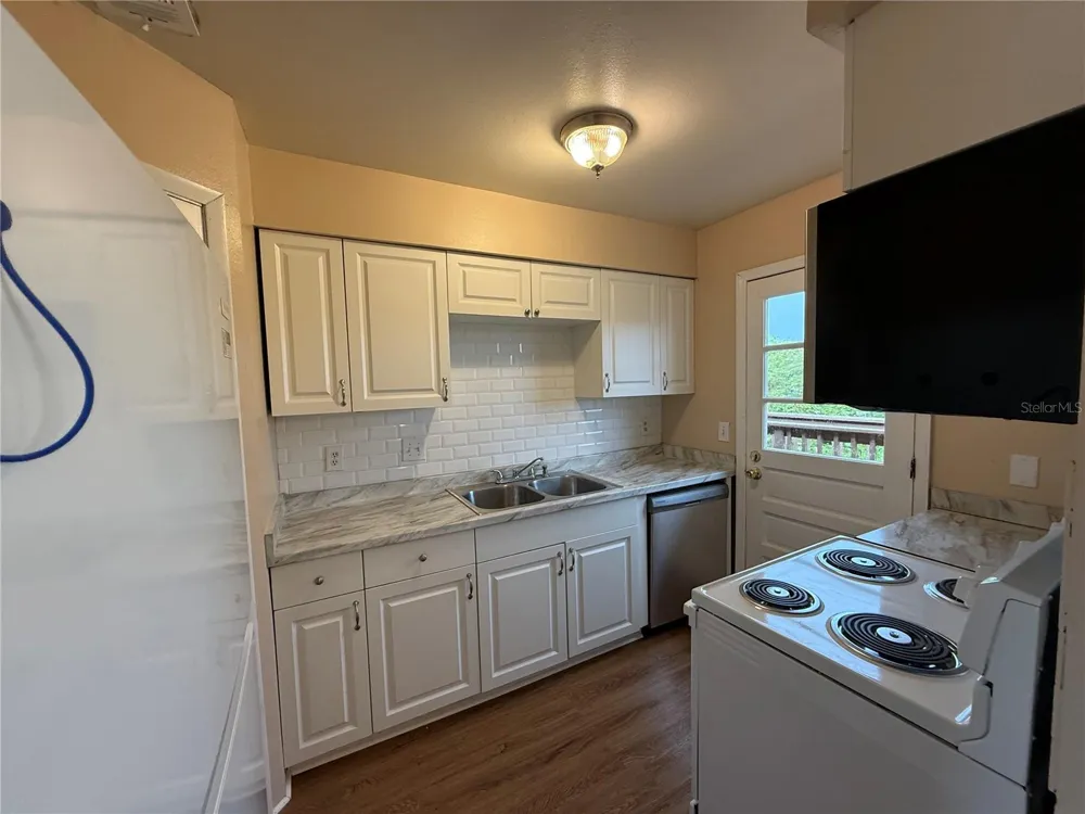 1920 E EDGEWOOD DRIVE #N8 Lakeland, FL 33803