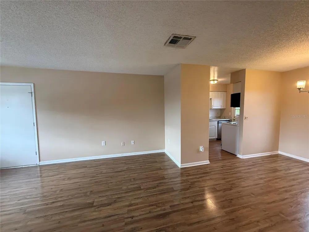 1920 E EDGEWOOD DRIVE #N8 Lakeland, FL 33803