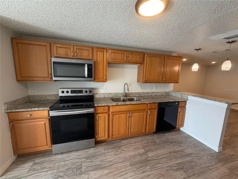 4121 79TH STREET W Bradenton, FL 34209