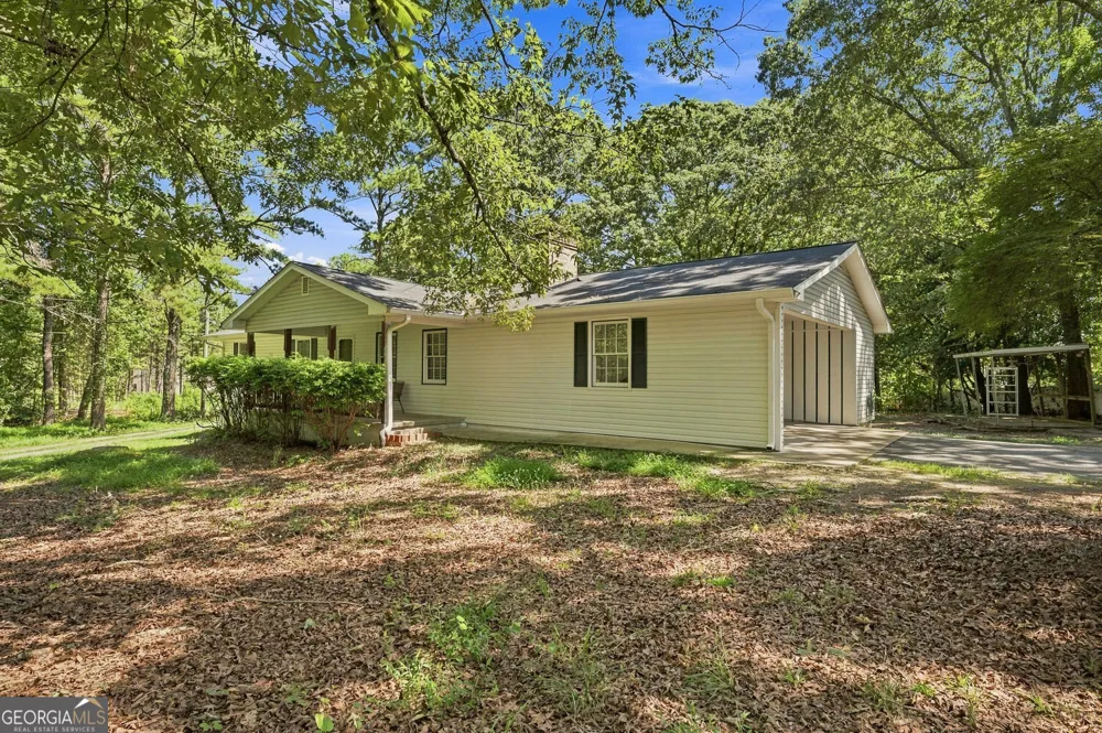 556 Auburn RD Auburn, GA 30011