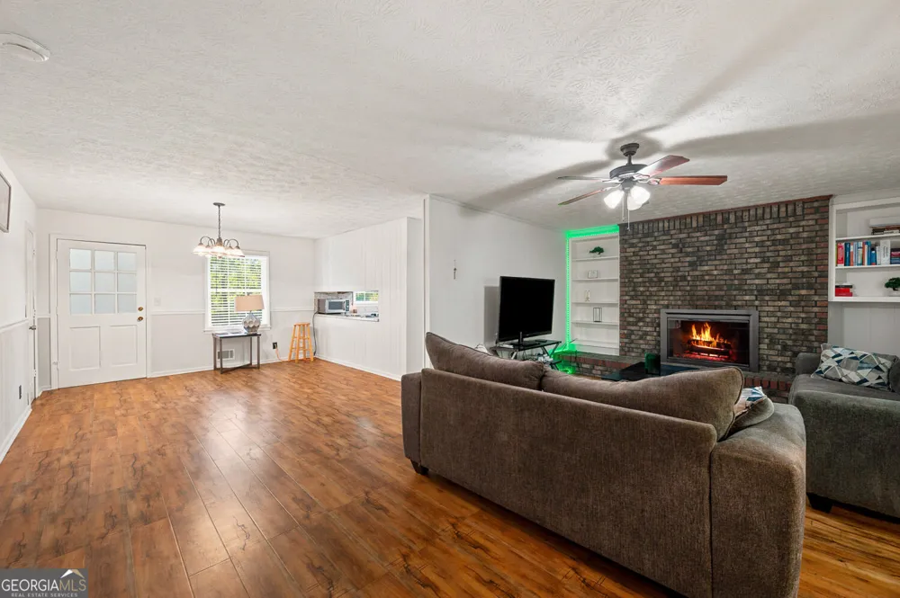 556 Auburn RD Auburn, GA 30011