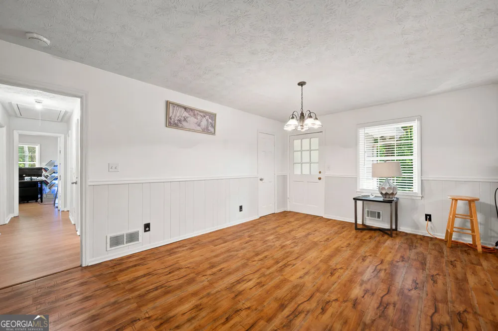 556 Auburn RD Auburn, GA 30011