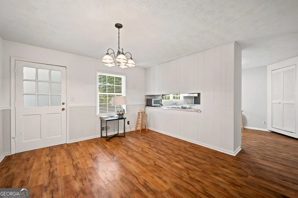 556 Auburn RD Auburn, GA 30011