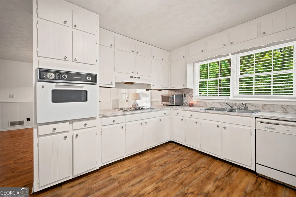 556 Auburn RD Auburn, GA 30011