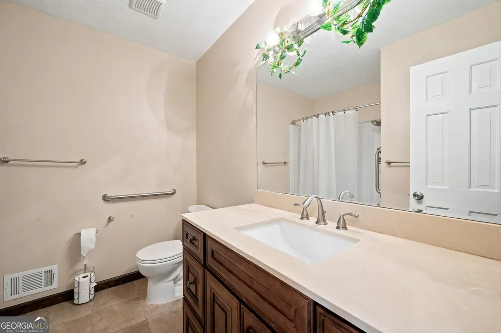 556 Auburn RD Auburn, GA 30011