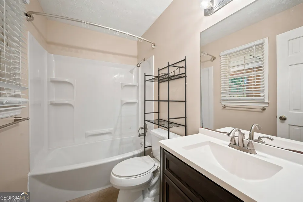 556 Auburn RD Auburn, GA 30011