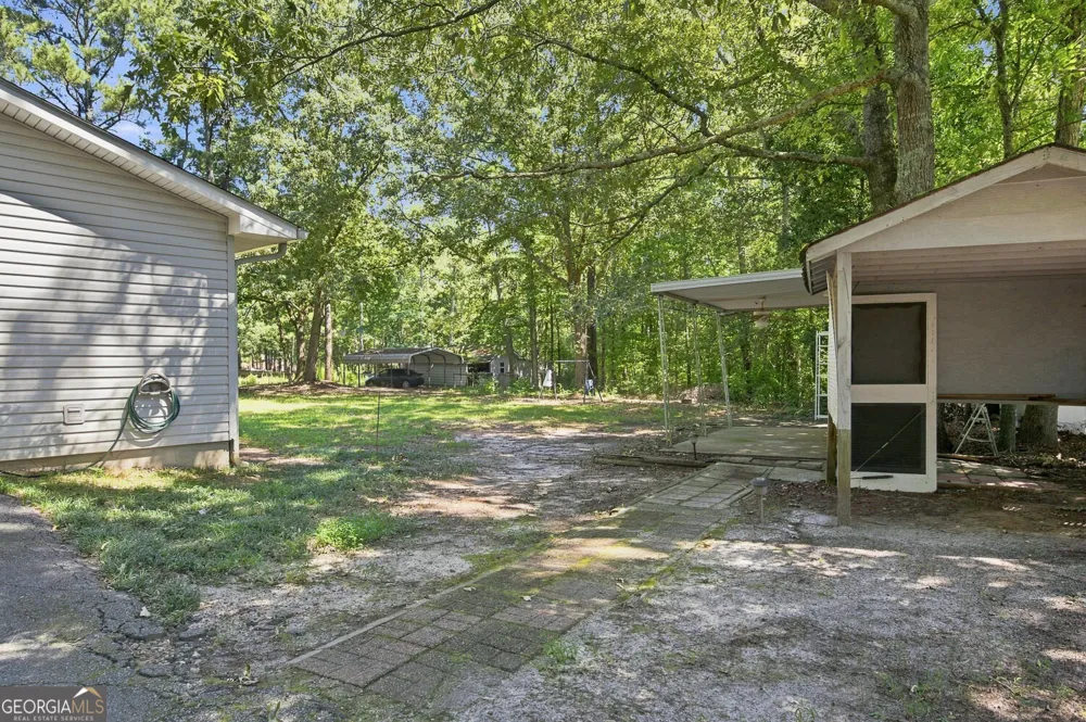 556 Auburn RD Auburn, GA 30011