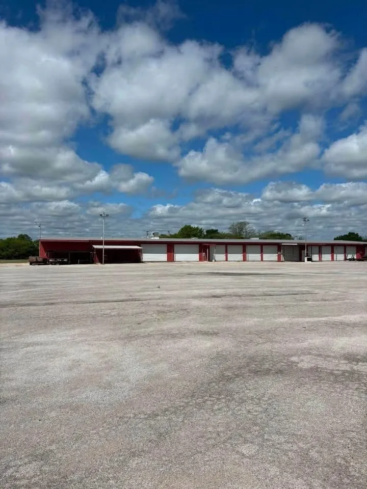 1717 E 4th Street E Graham, TX 76450