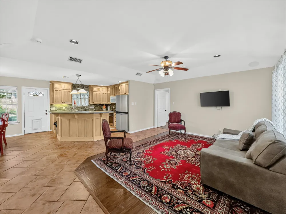 617 Avenue D Springtown, TX 76082