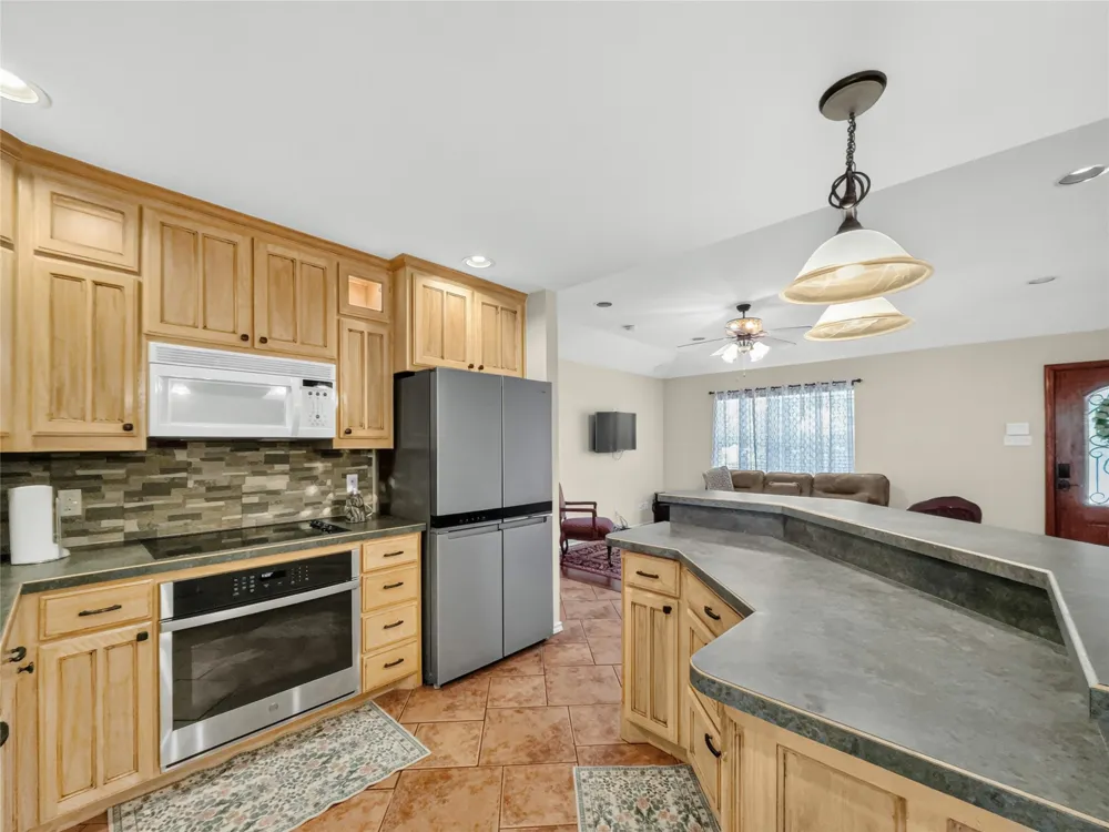 617 Avenue D Springtown, TX 76082