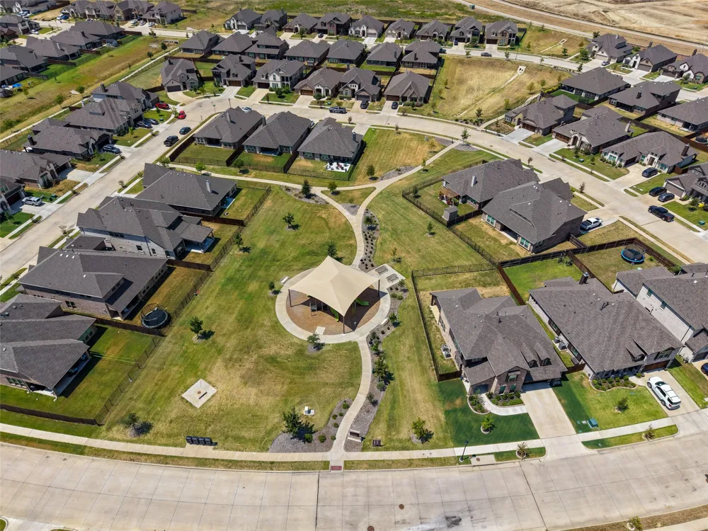 2749 Buffalo Run Burleson, TX 76028