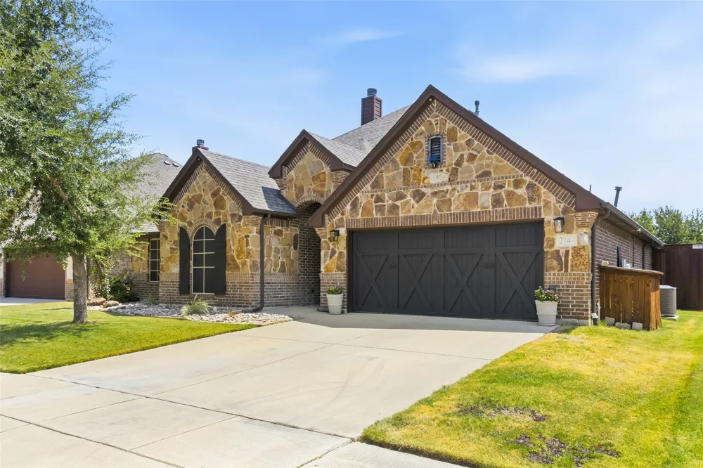 2749 Buffalo Run Burleson, TX 76028