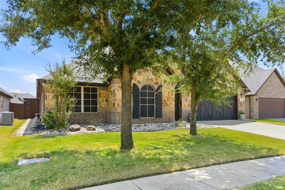 2749 Buffalo Run Burleson, TX 76028