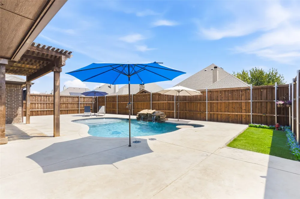 2749 Buffalo Run Burleson, TX 76028