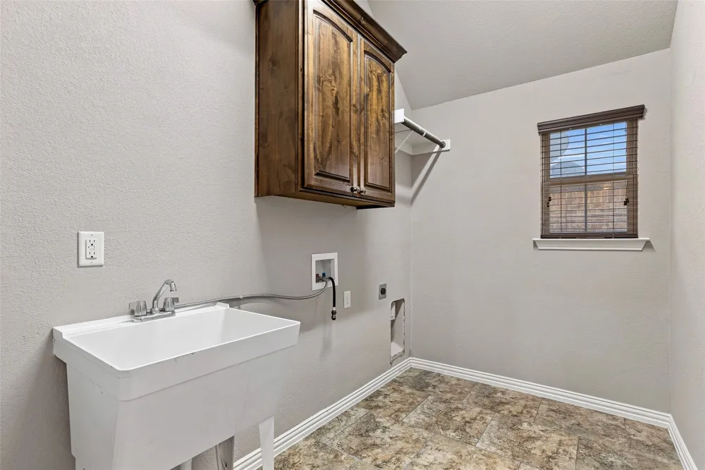 2749 Buffalo Run Burleson, TX 76028