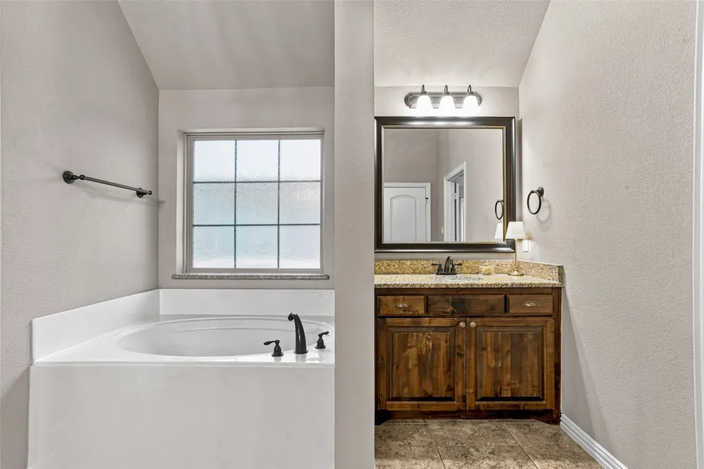 2749 Buffalo Run Burleson, TX 76028