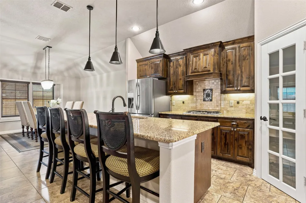 2749 Buffalo Run Burleson, TX 76028