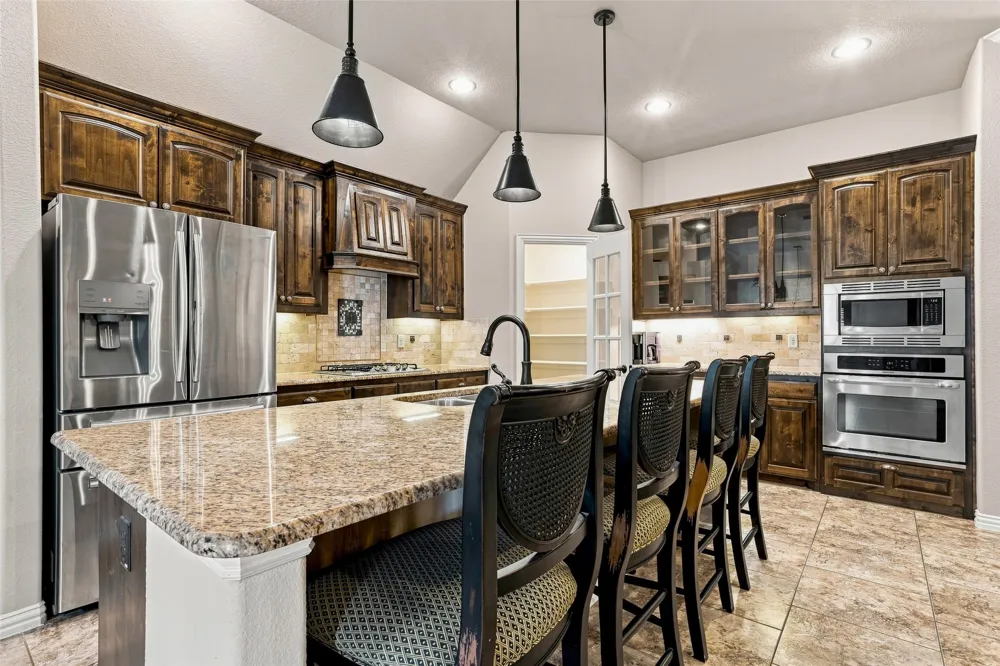 2749 Buffalo Run Burleson, TX 76028