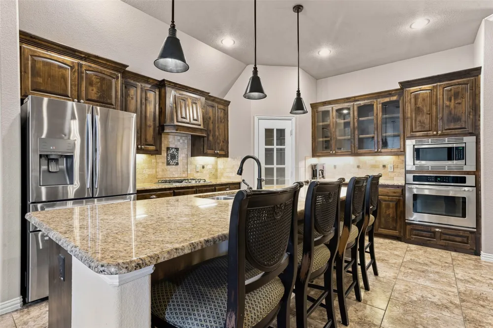 2749 Buffalo Run Burleson, TX 76028