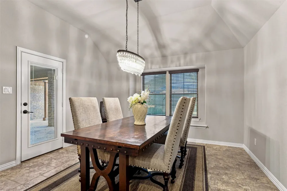 2749 Buffalo Run Burleson, TX 76028