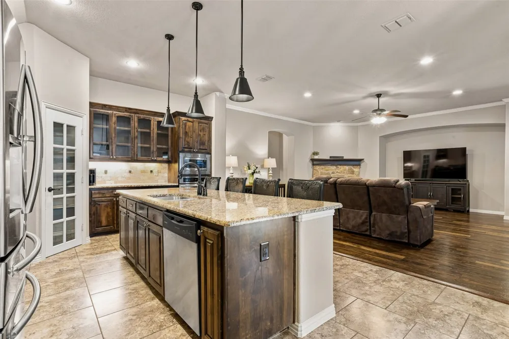 2749 Buffalo Run Burleson, TX 76028
