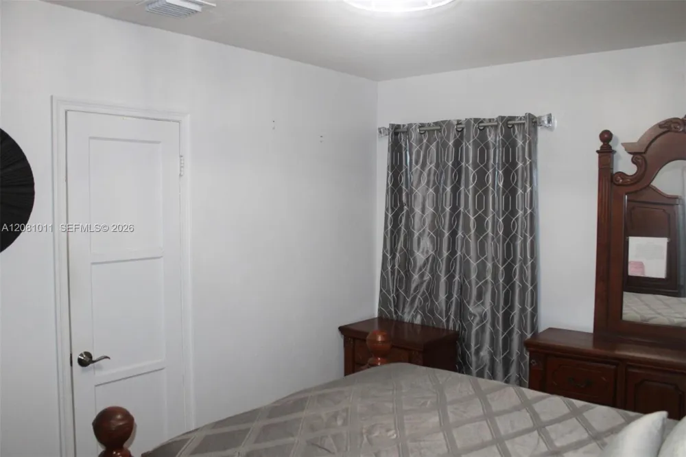 665 NW 50th St Miami, FL 33127
