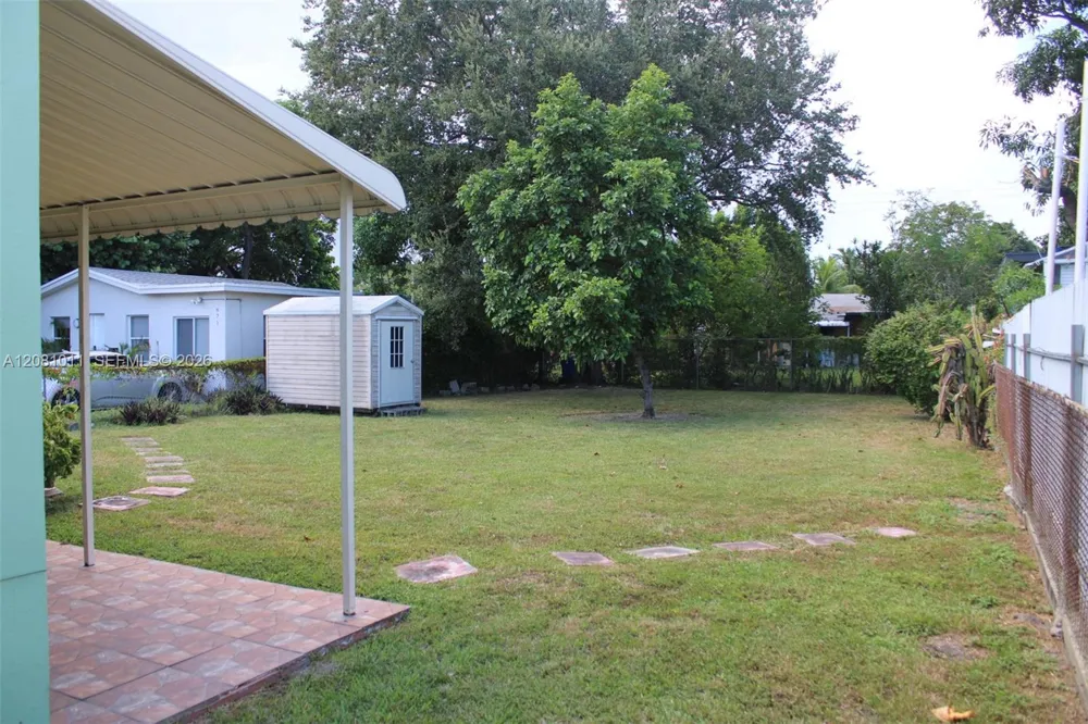 665 NW 50th St Miami, FL 33127