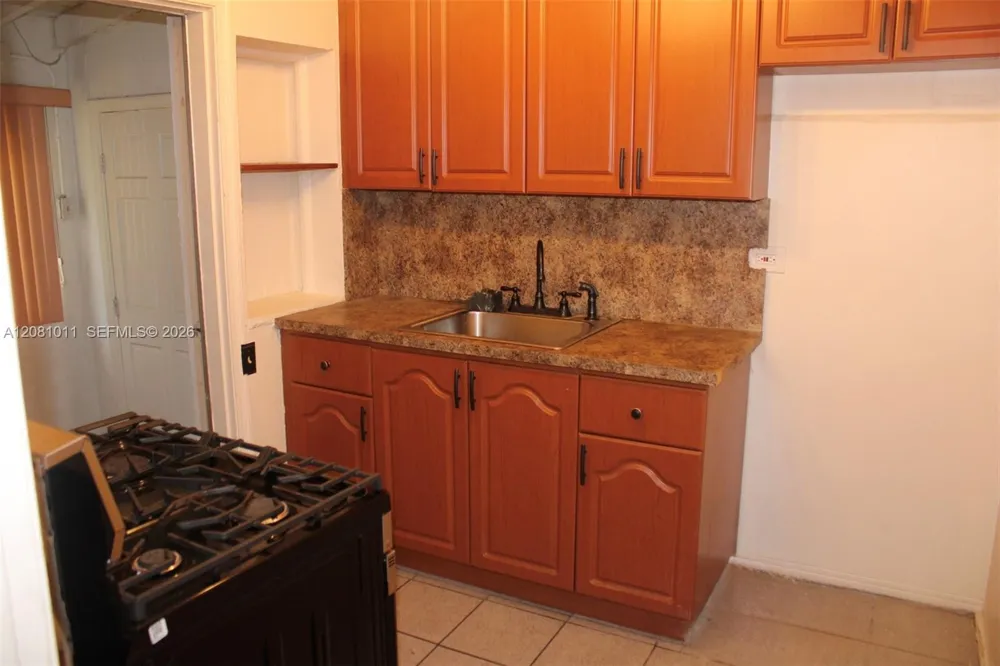 665 NW 50th St Miami, FL 33127
