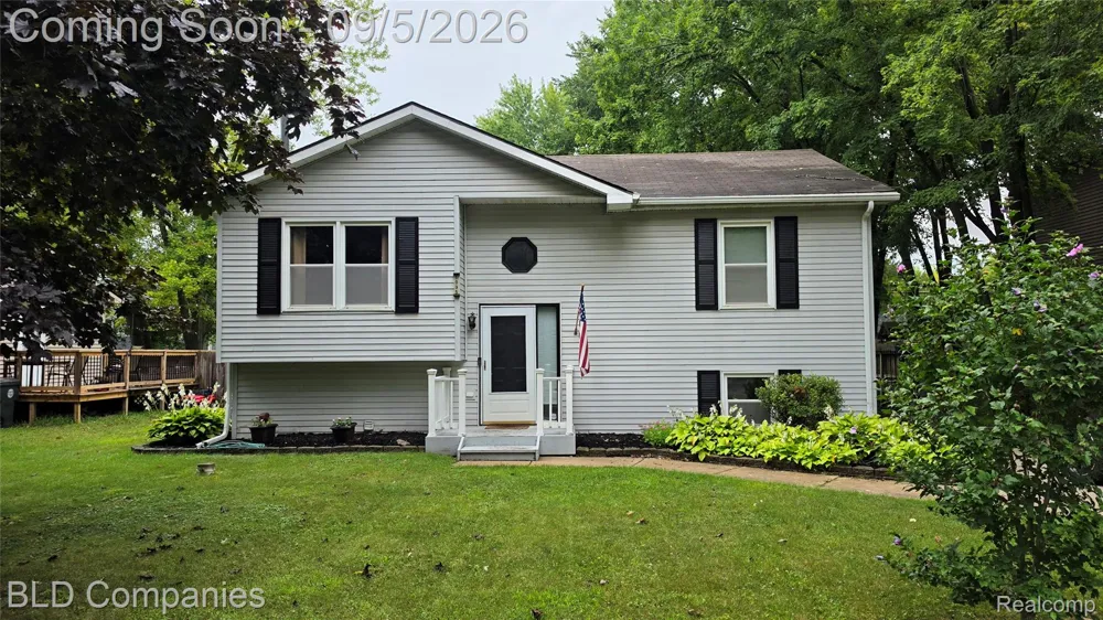 1095 Seabury Drive Orion Charter Township, MI 48362