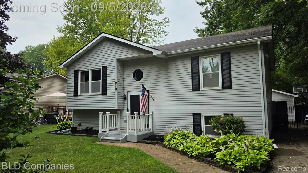1095 Seabury Drive Orion Charter Township, MI 48362