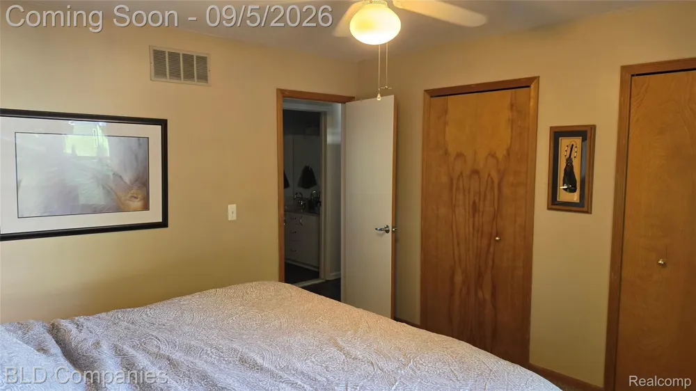 1095 Seabury Drive Orion Charter Township, MI 48362
