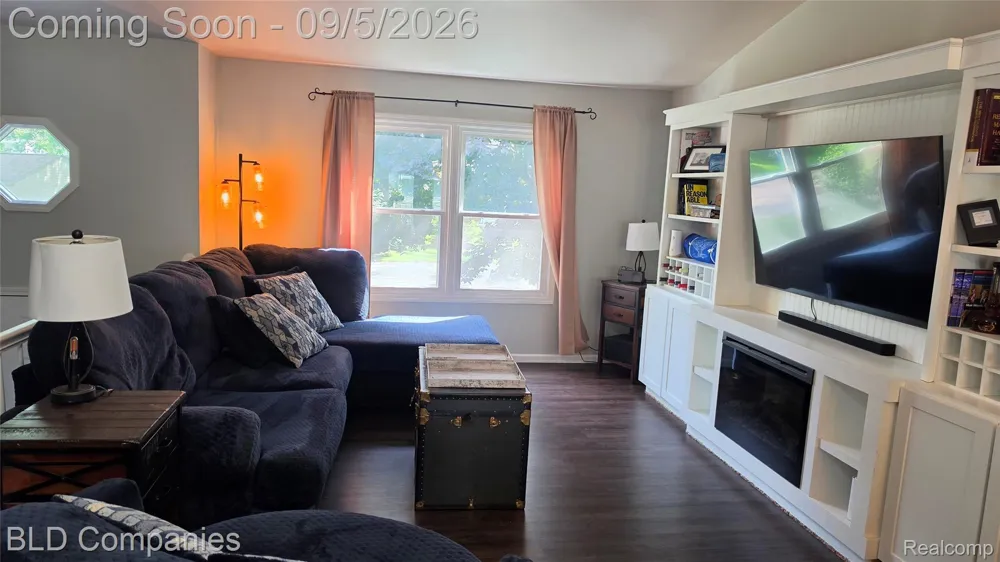 1095 Seabury Drive Orion Charter Township, MI 48362